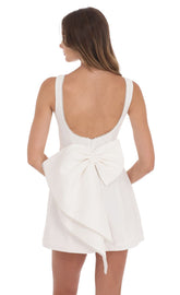 Attachable Pearl Fishtail Dress in White